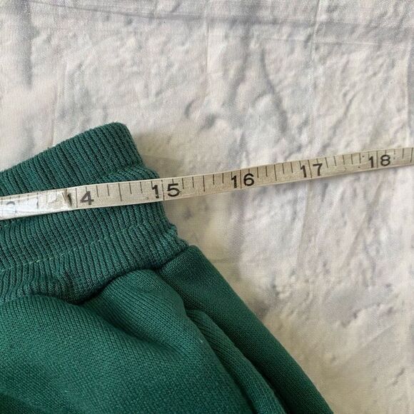 Men’s XL pull on cotton blend cut off shorts w/elastic waist & drawstring green - Picture 9 of 9